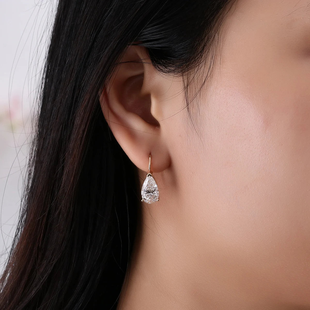 18KT Gold IGI Certified Classic 8 Carat DEF VVS1 Fancy Pear Lab Grown Drop Earrings