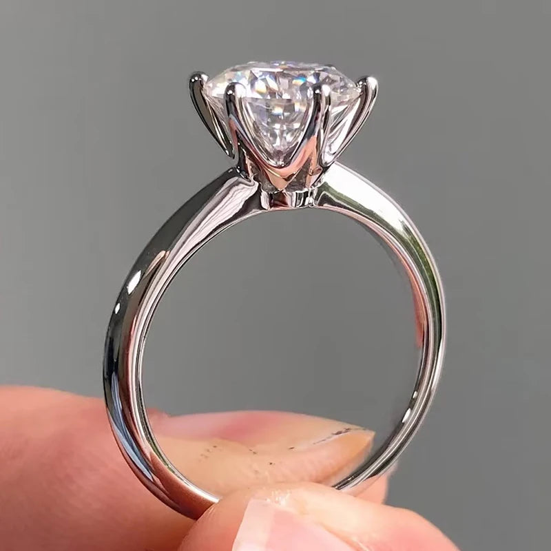 0.5-1.5 Carat  8KT White Gold Crown Design D/E-VVS2 Round Cut Diamond Ring
