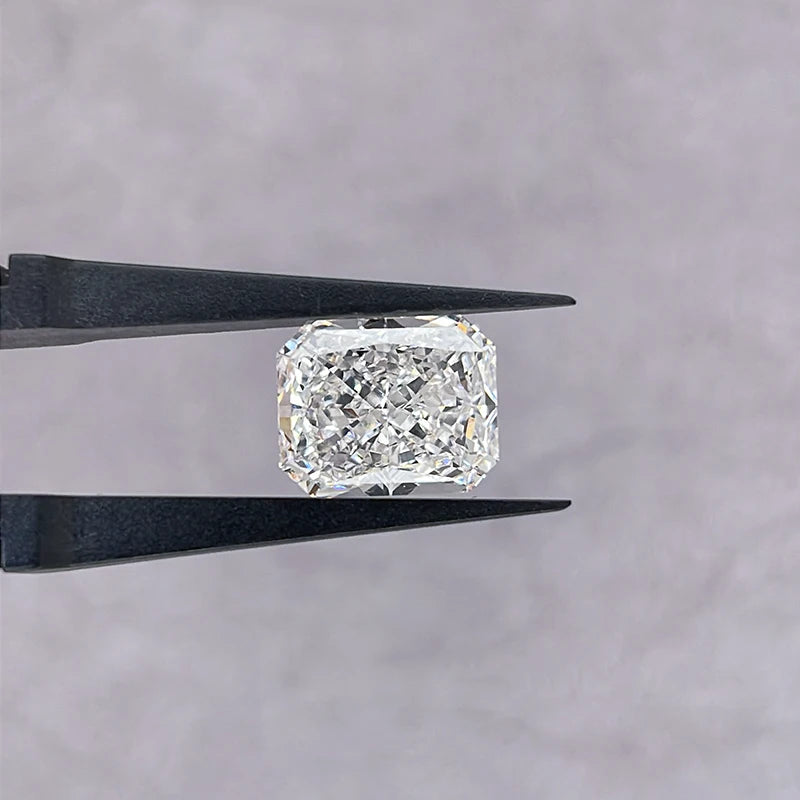 1 Carat VS VVS Radiant Cut Lab Grown Diamond IGI Certification