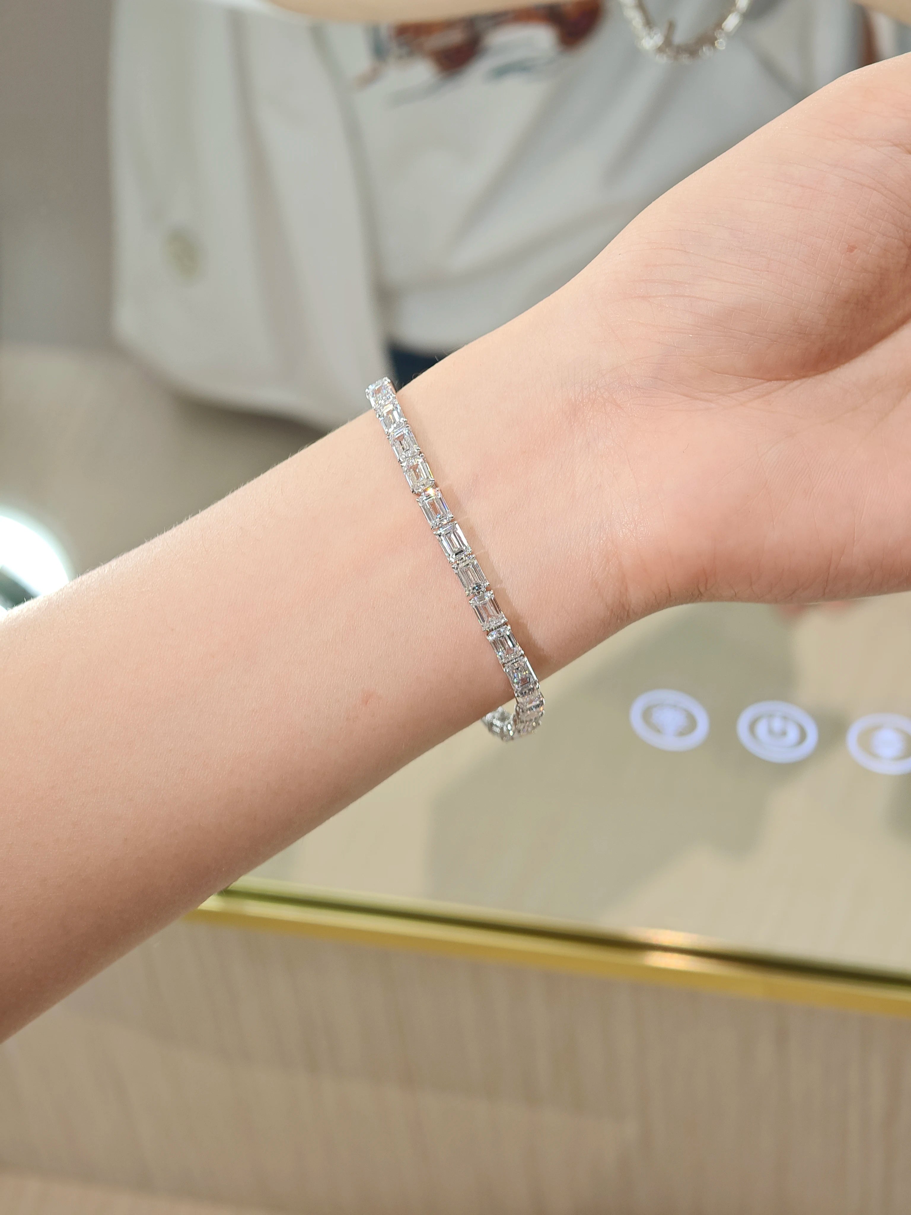 18KT White Gold Bracelet D VVS2 Lab Diamond Emerald Cut Bracelet