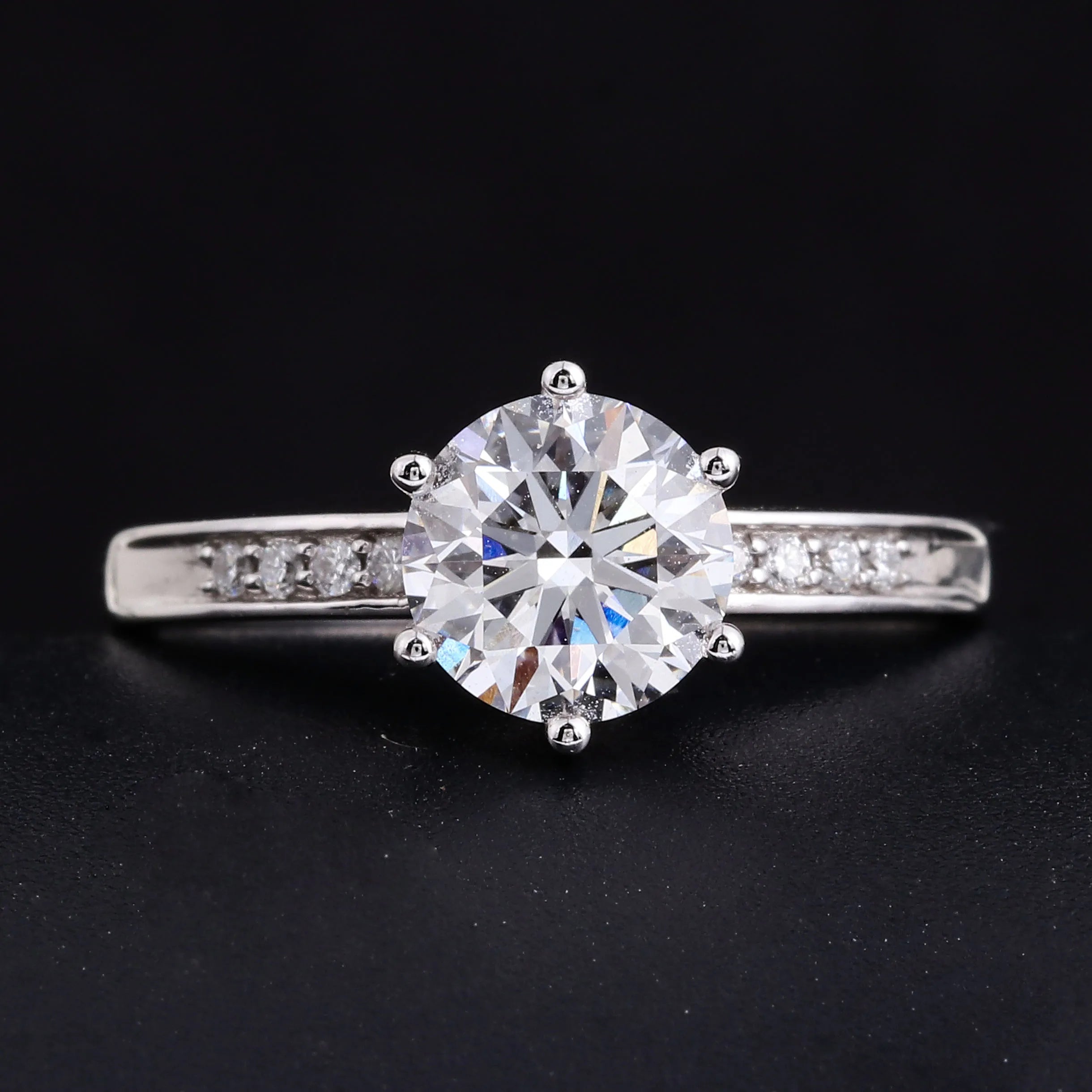 IGI Certified Round Brilliant Cut 18KT White Gold 1 Carat D-VVS Lab Diamond Engagement Ring